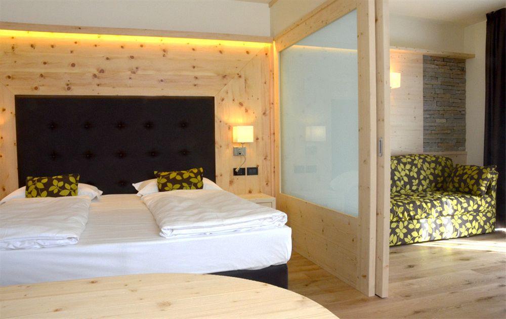 Alpholiday Dolomiti Wellness & Family Hotel Dimaro Exterior foto