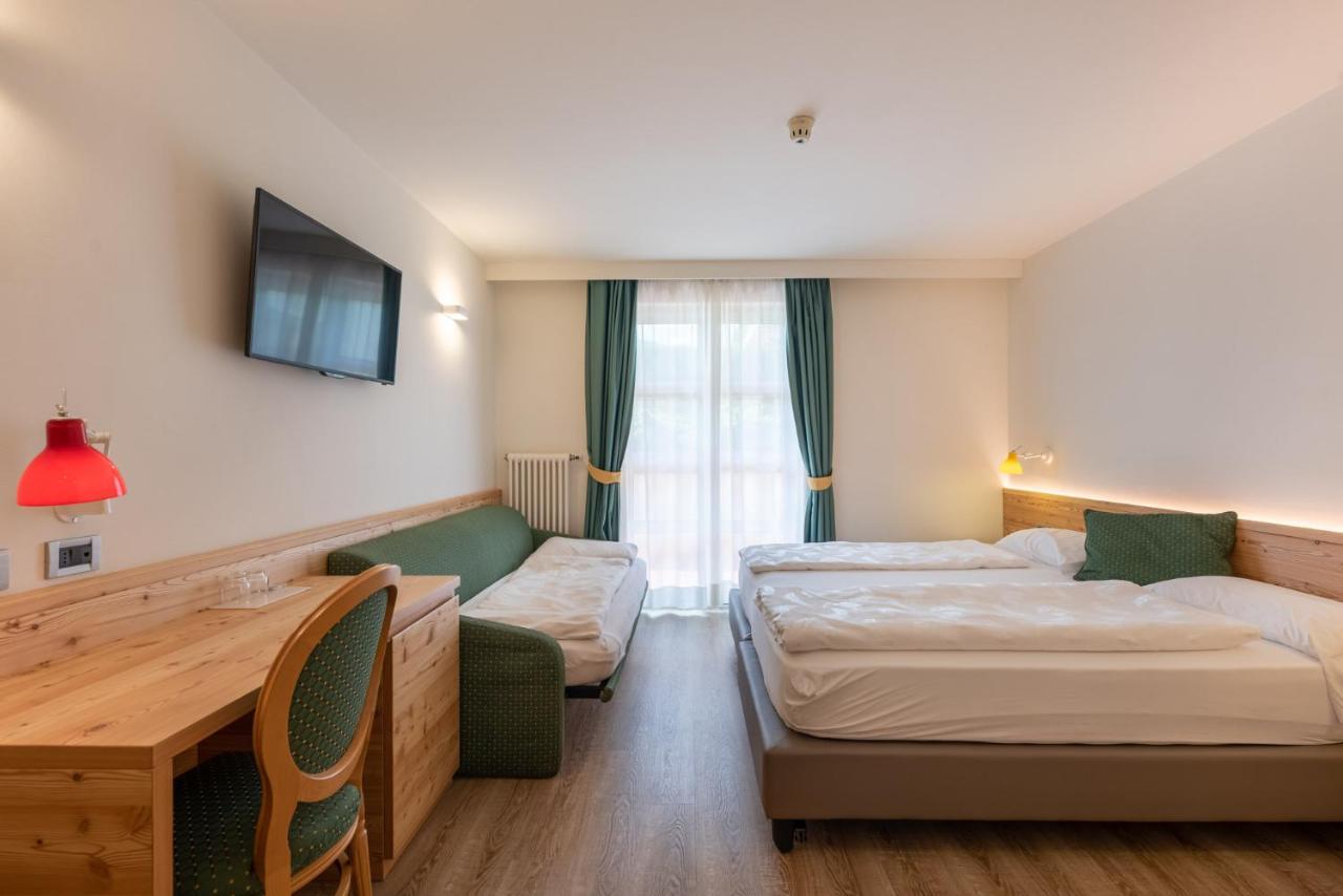 Alpholiday Dolomiti Wellness & Family Hotel Dimaro Habitación foto