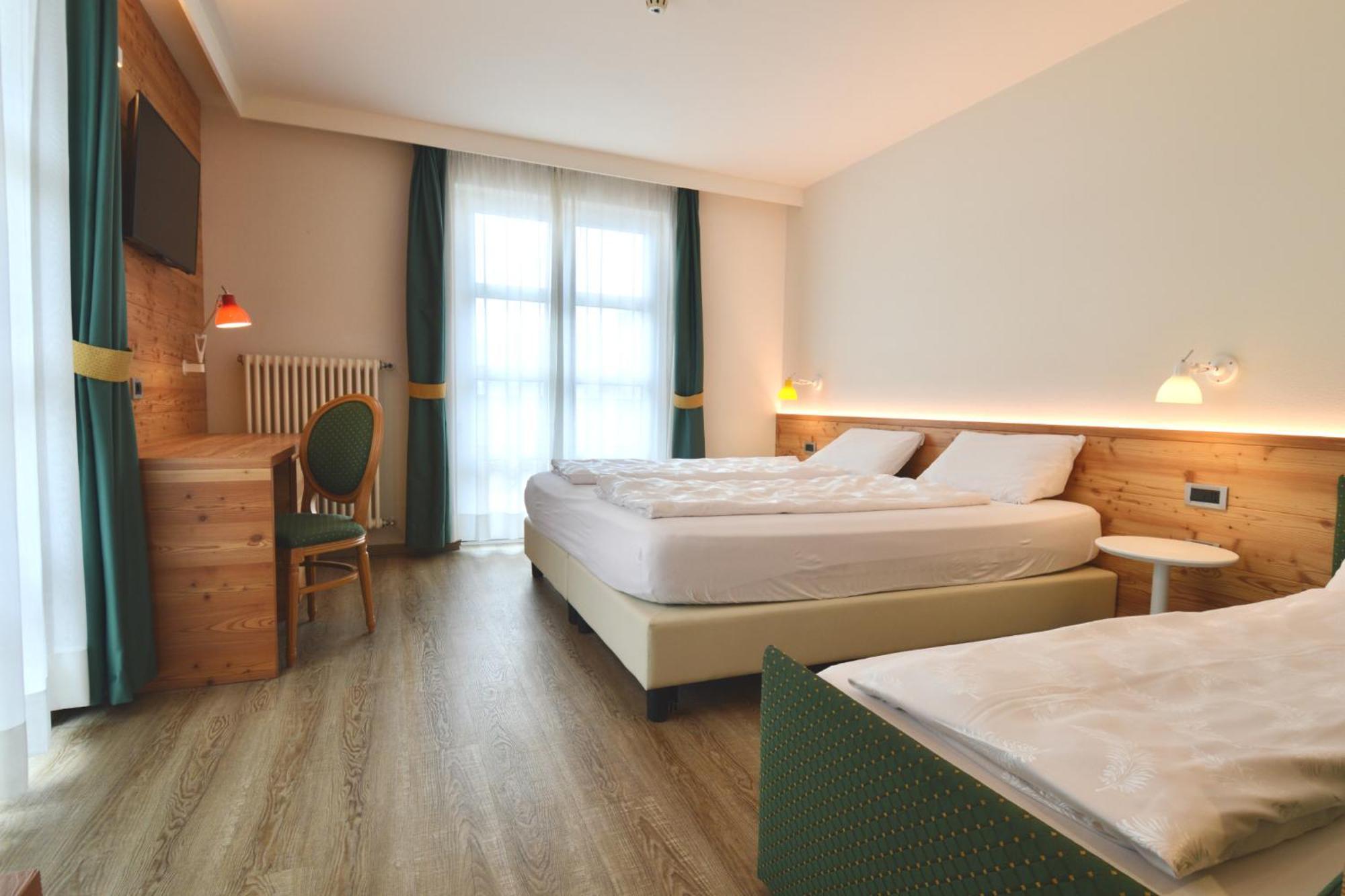 Alpholiday Dolomiti Wellness & Family Hotel Dimaro Habitación foto