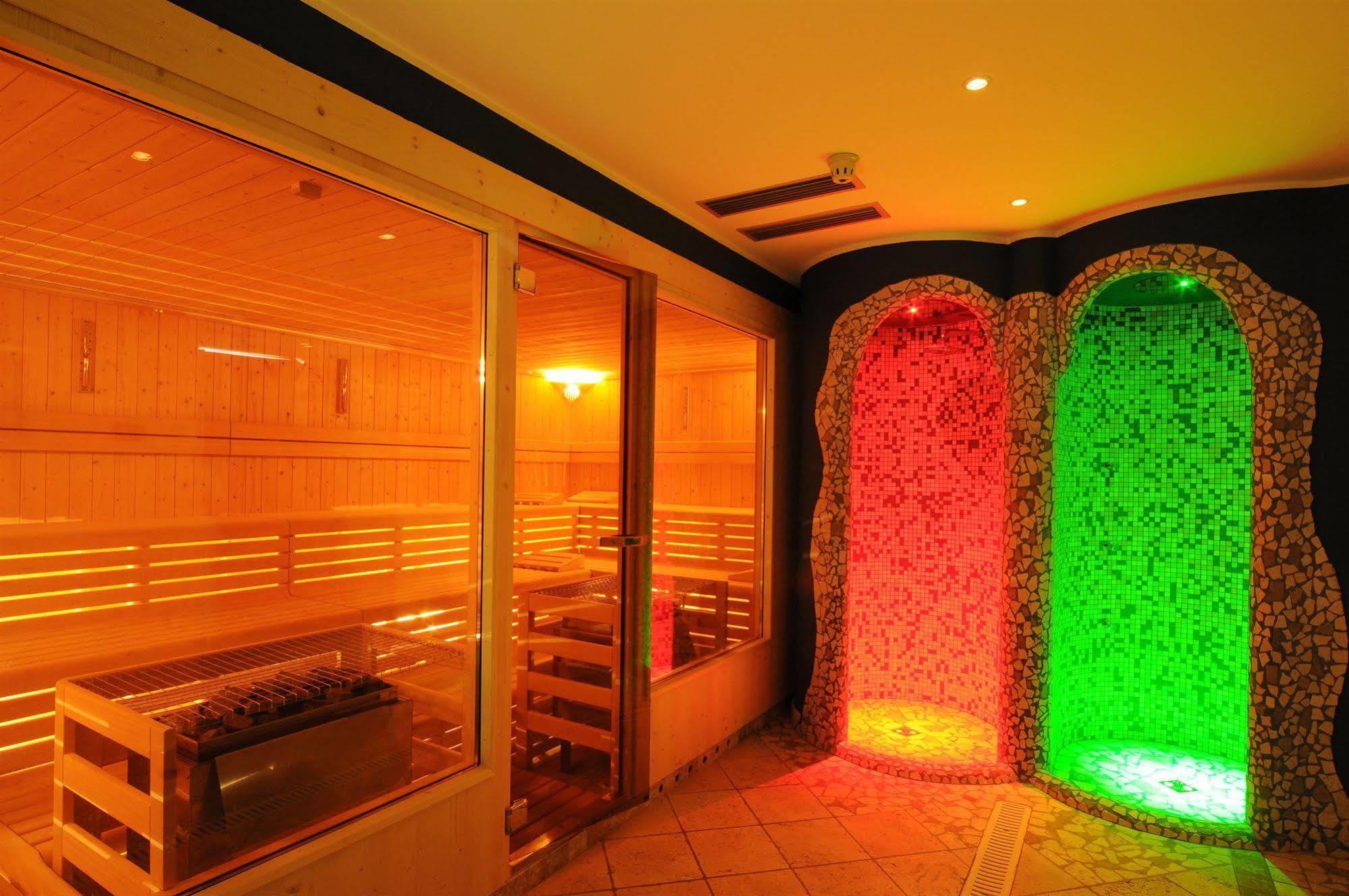 Alpholiday Dolomiti Wellness & Family Hotel Dimaro Facilidades foto