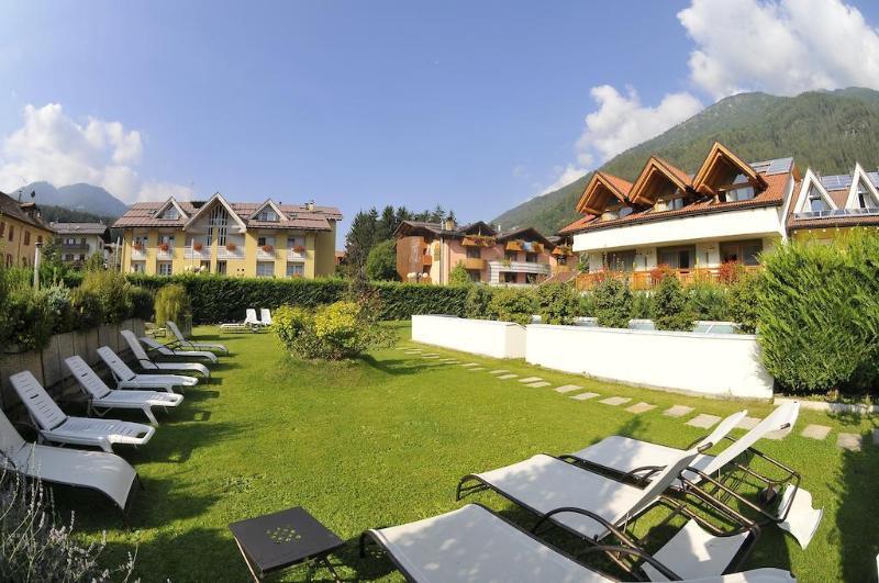 Alpholiday Dolomiti Wellness & Family Hotel Dimaro Exterior foto